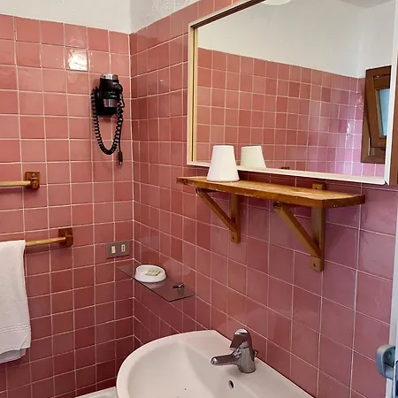 Panoramic Rural House With Garden *