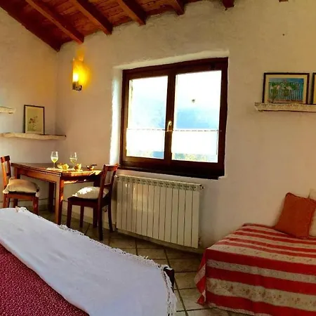 Feriehus Panoramic Rural House With Garden Chiusanico