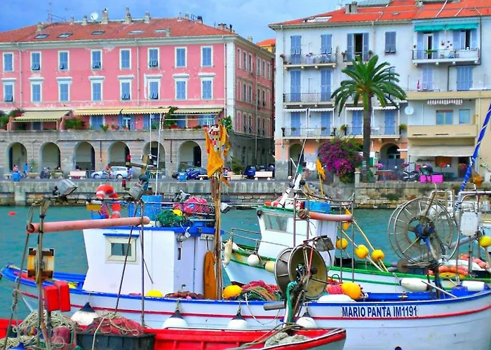 Panoramic Rural House With Garden