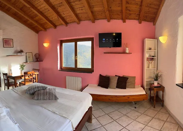 Panoramic Rural House With Garden Chiusanico