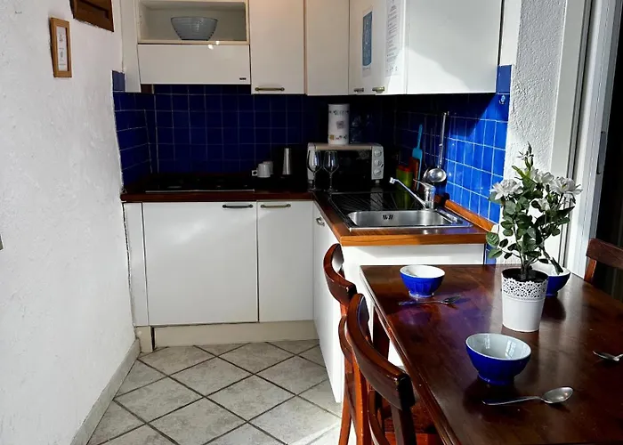 Panoramic Rural House With Garden Ferienhaus